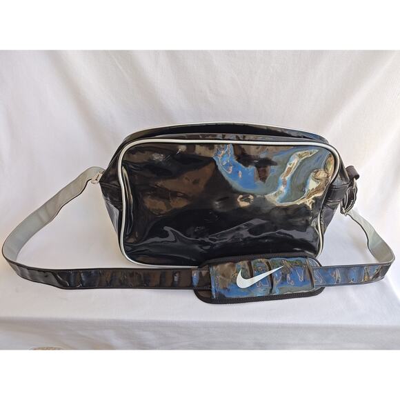 Vintage Nike Patent Leather‎ Look Black Silver Messenger Gym Soccer Shoulder Bag - Picture 3 of 16